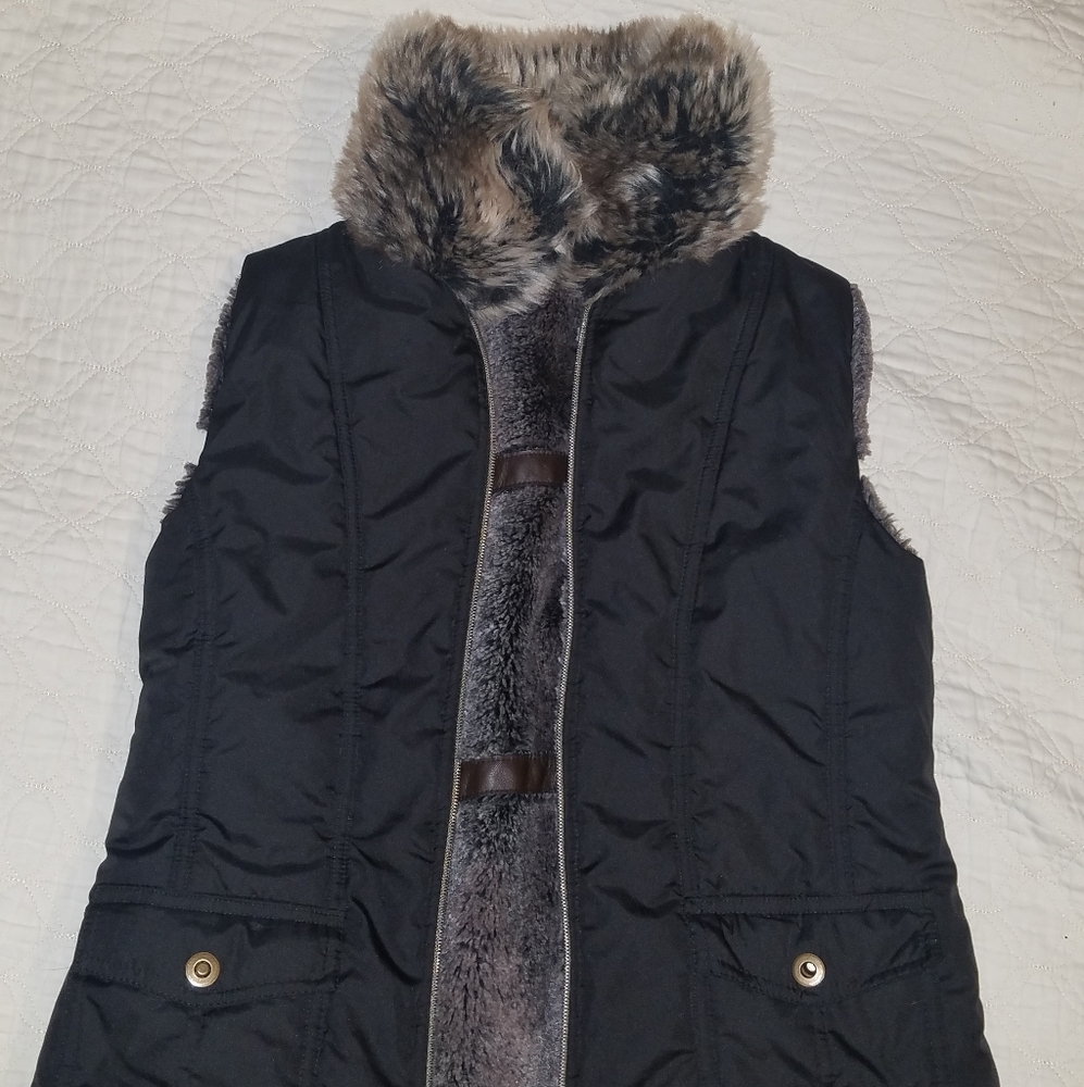 Hyper girls reversible vest in great condition!